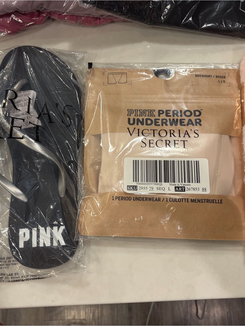 Victoria Secret PINK π©· 3 shorts, 3 pants, 1 Tee, 1 sweatshirt, 1 Sandal, 1 Socks - Picture 4 of 7